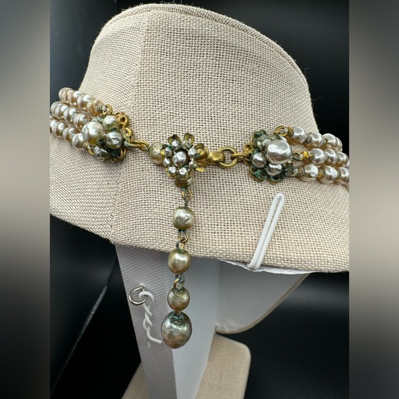 Vintage signed MIRIAM HASKELL Pearls Three Strand Necklace 13'' with 2.5“ extend - Picture 16 of 16
